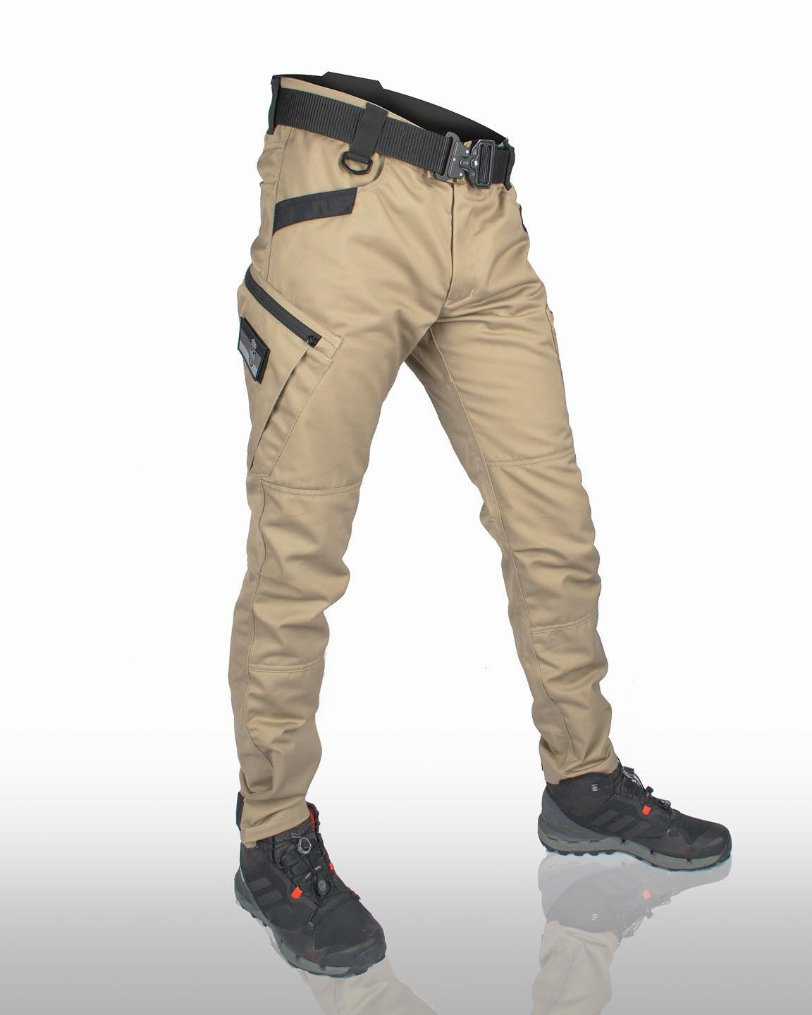 Pantalon cargo avec poches fonctionnelles