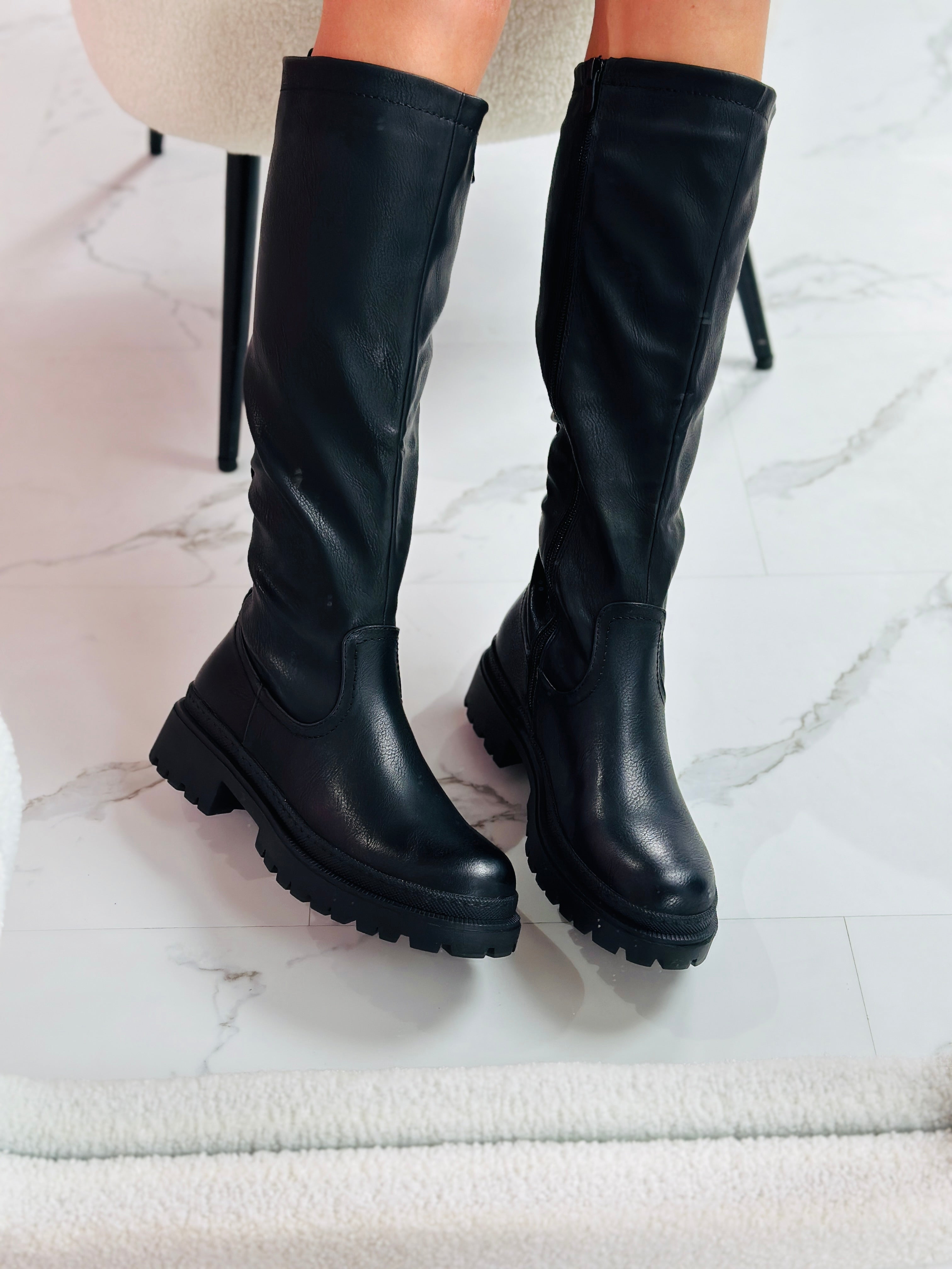 Bottes hautes de coupe classique