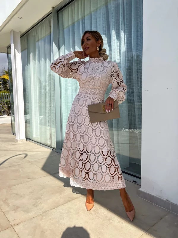 Robe en dentelle ajustée