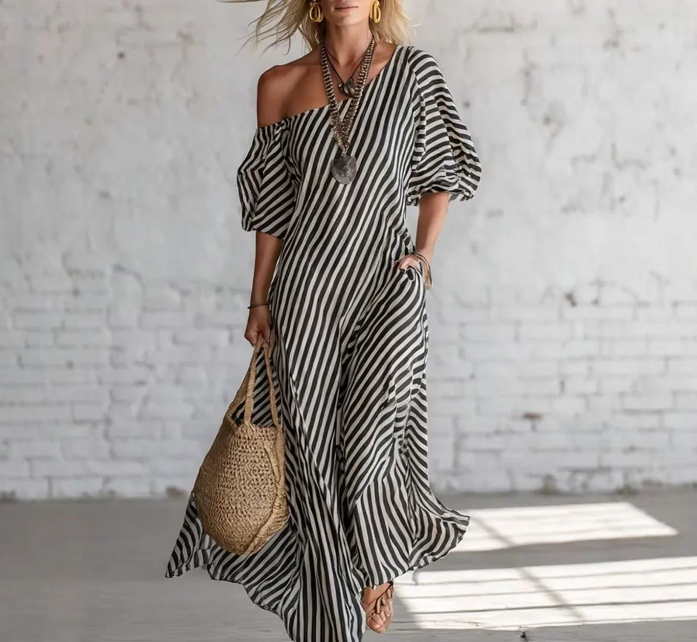 Robe Longue Rayée Épaule Dénudée