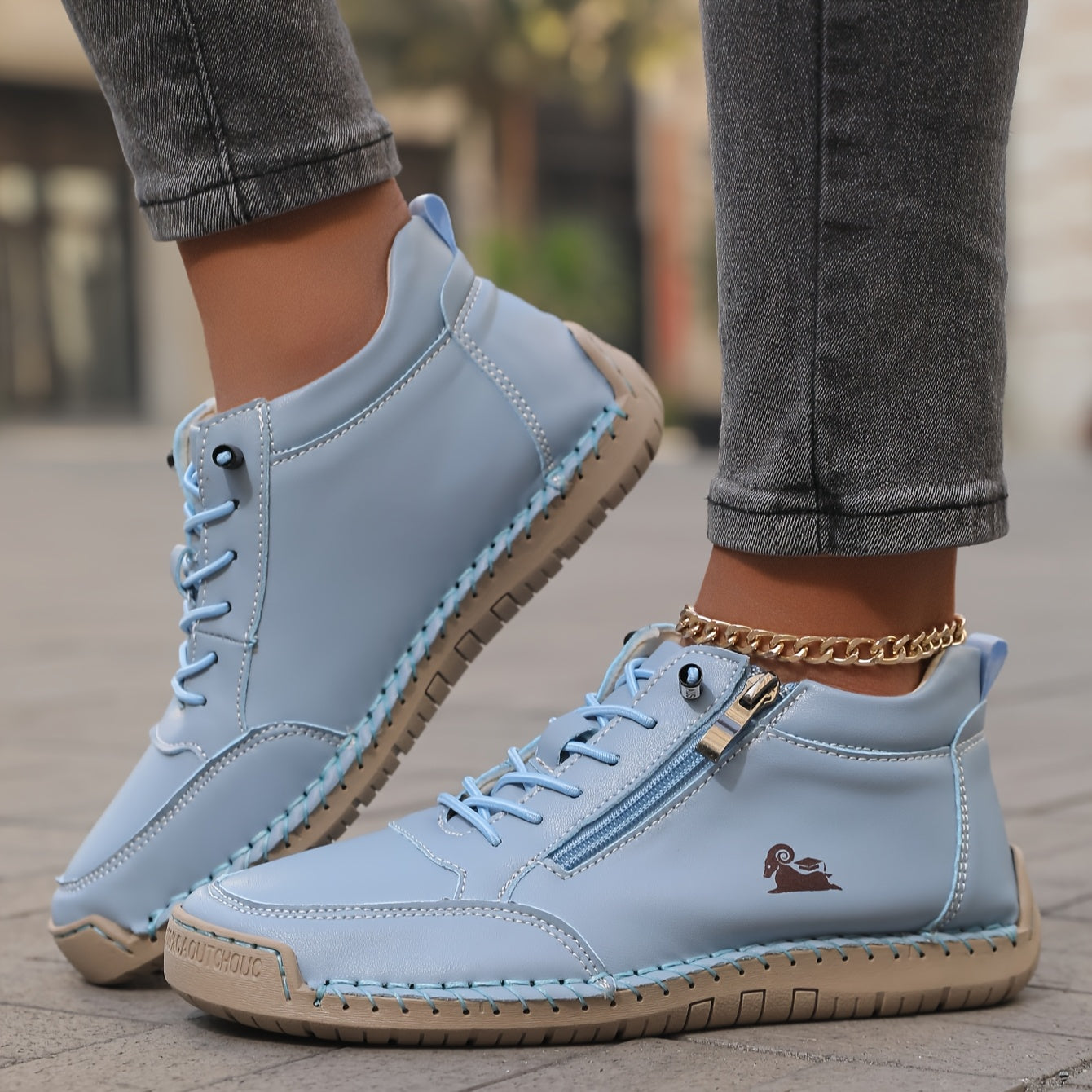 Chaussures orthopédiques avec soutien anatomique