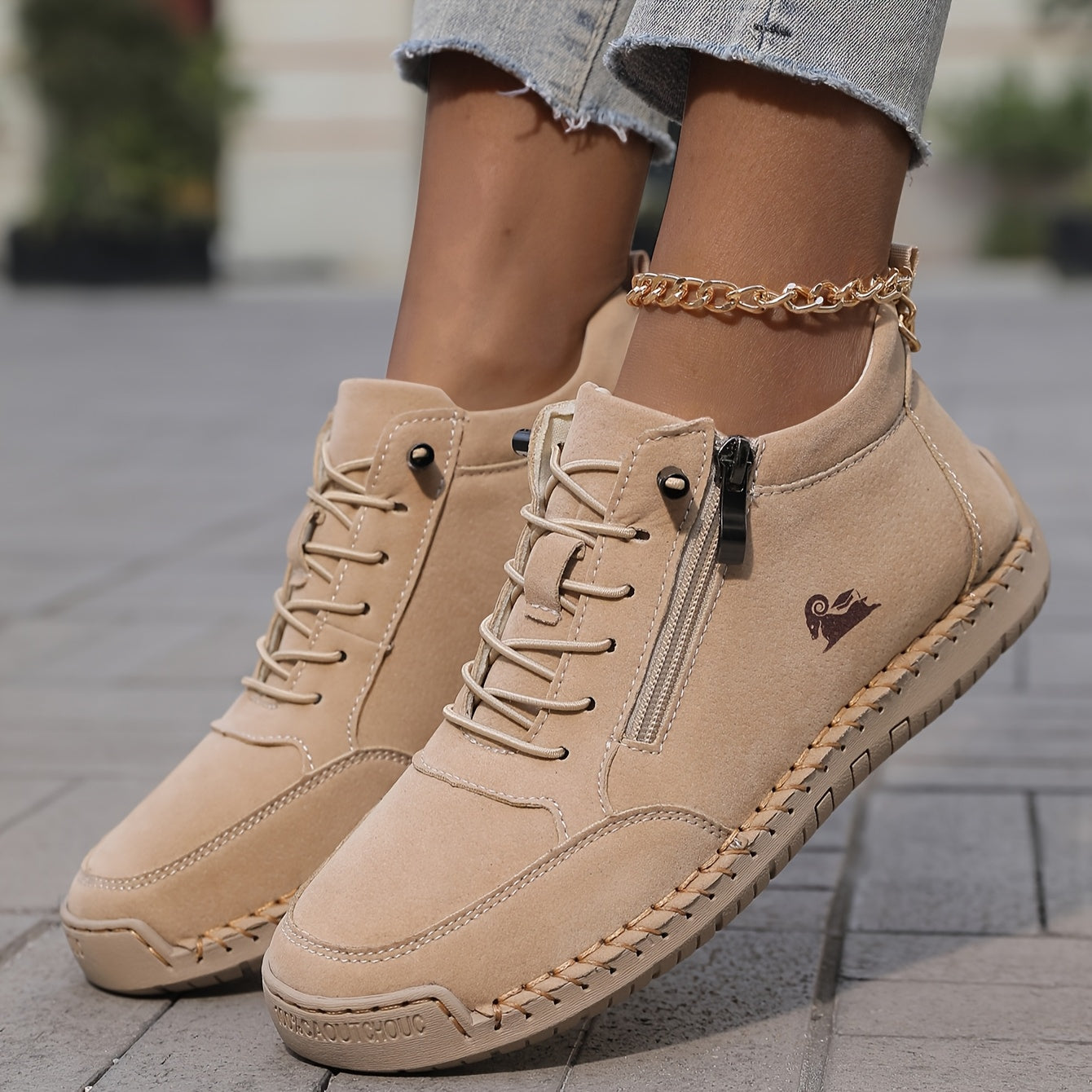 Chaussures orthopédiques avec soutien anatomique