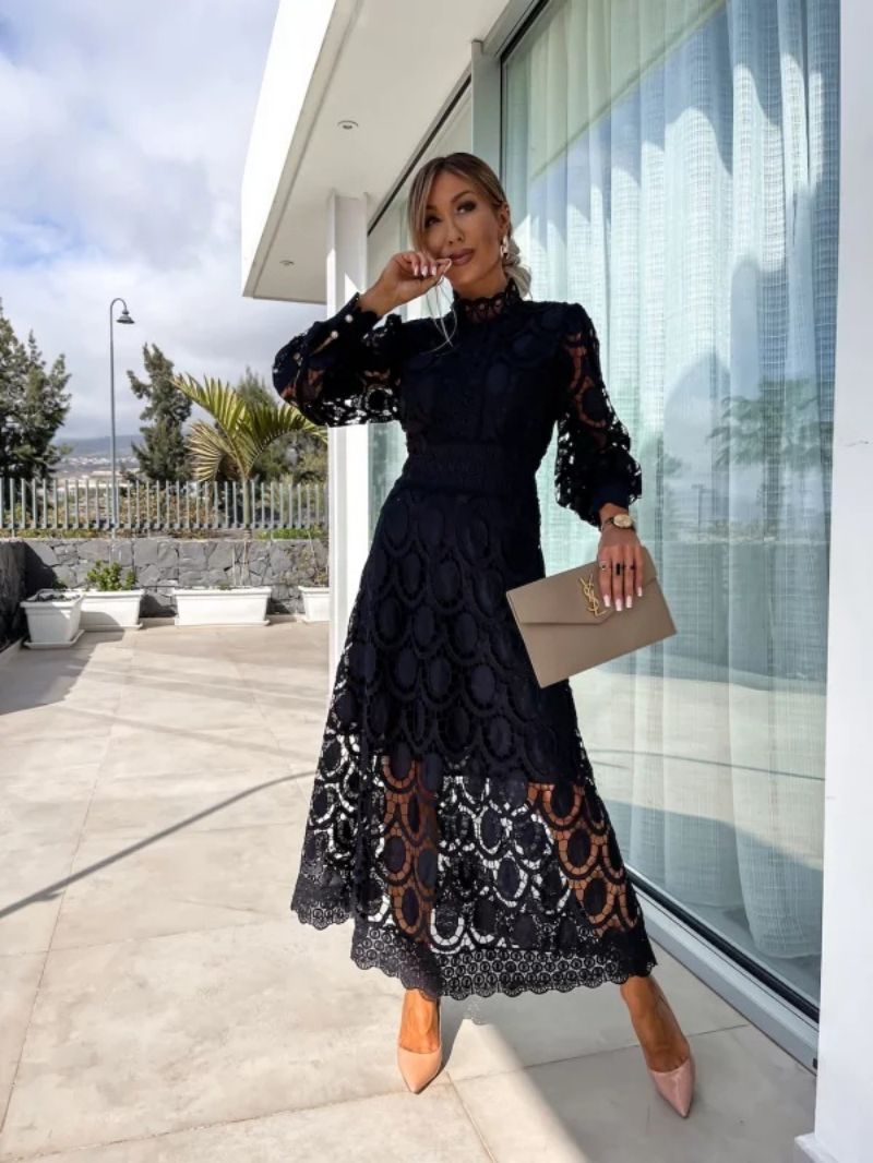 Robe en dentelle ajustée