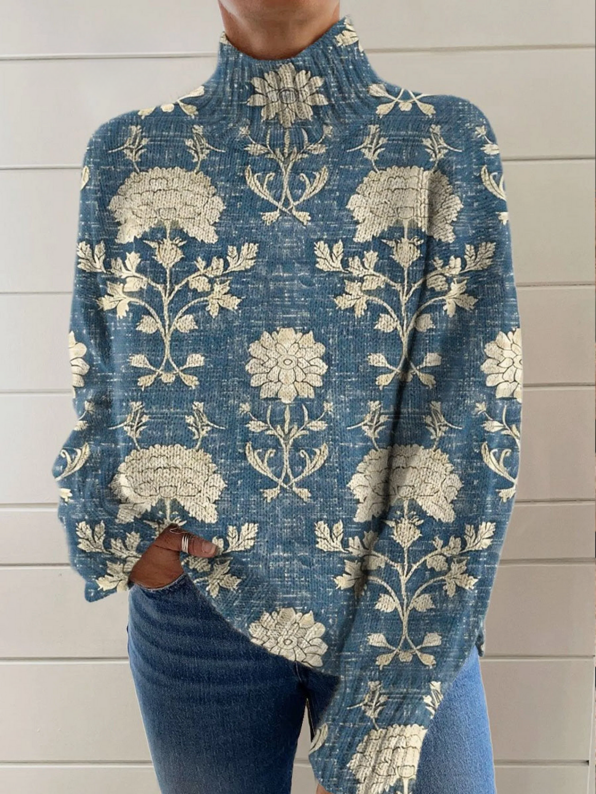 Pull à col roulé à motif artistique