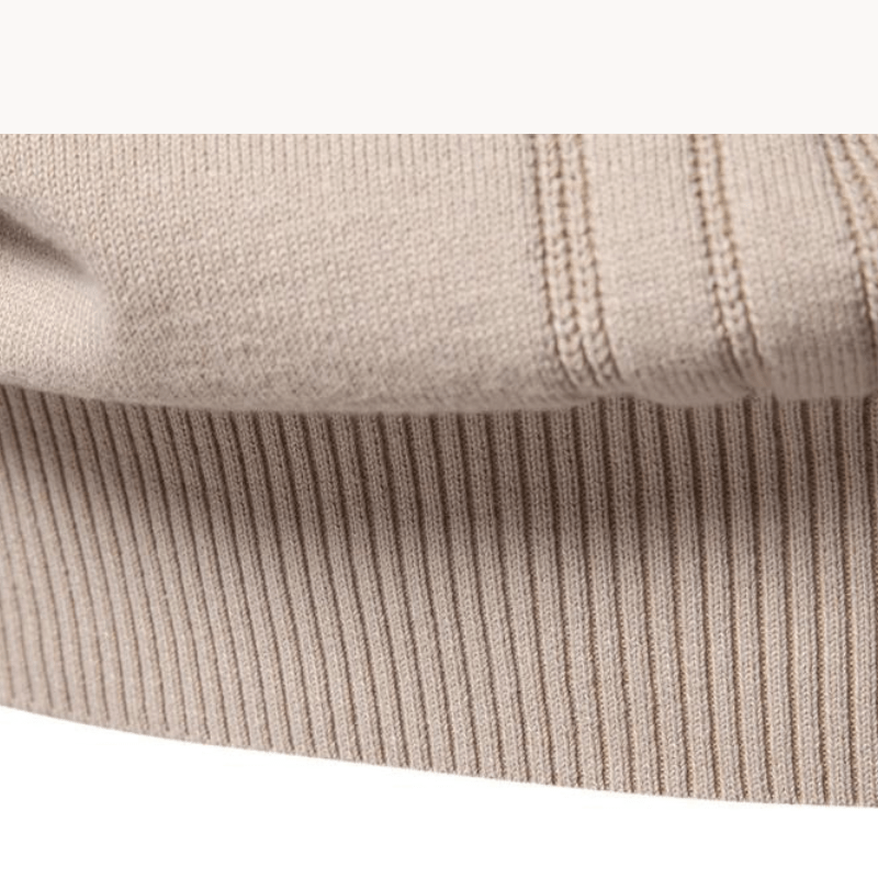 Élégant pull à carreaux