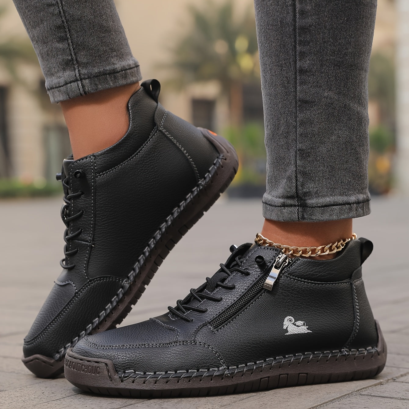 Chaussures orthopédiques avec soutien anatomique